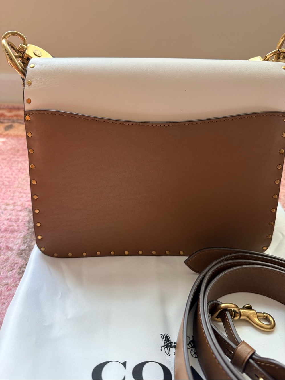 Coach - Beat Shoulder Bag In Colorblock With Rivets - Picture 4 of 7
